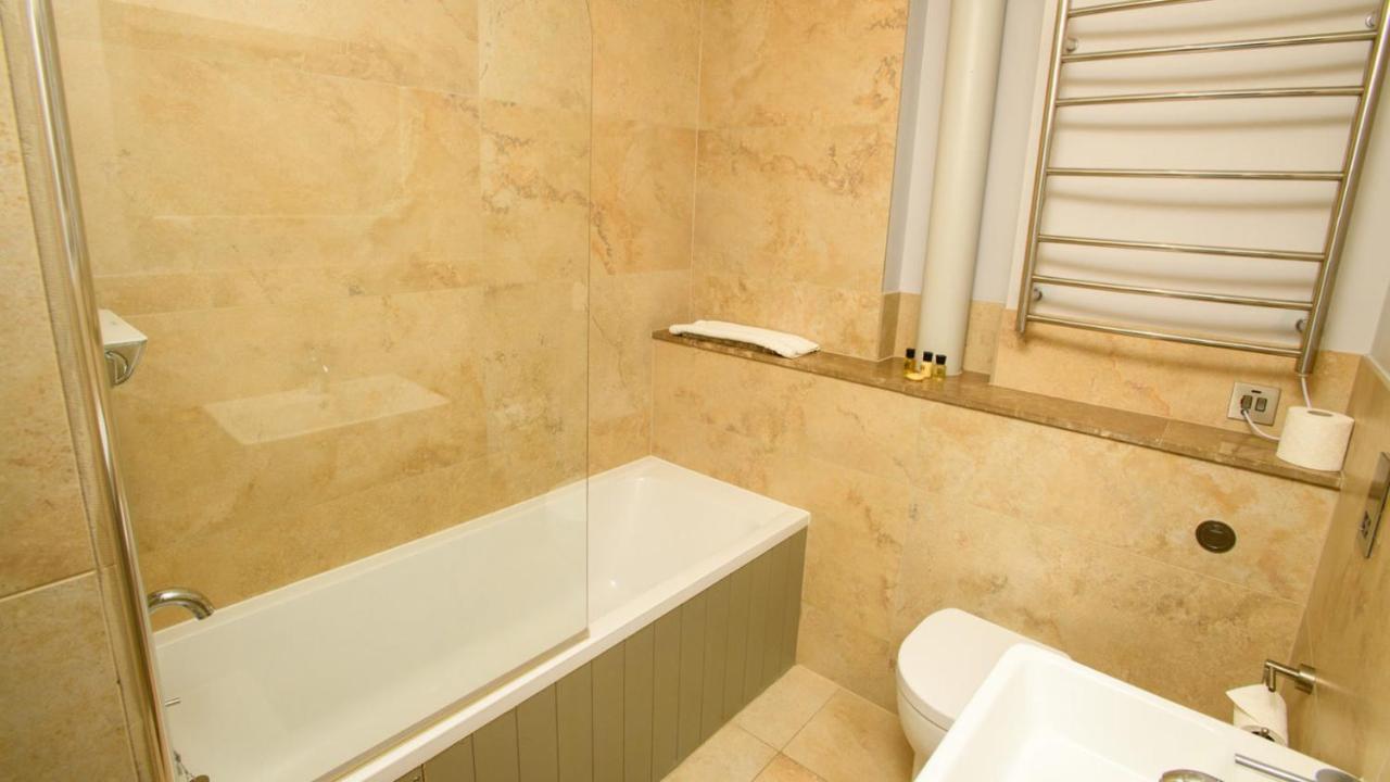 The Rest Hotel Lincoln Bagian luar foto